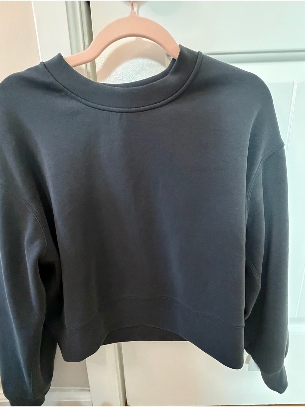 Lululemon Women's Sweatshirt Size 2 Charcoal Gray Cropped Pullover Long Sleeve
